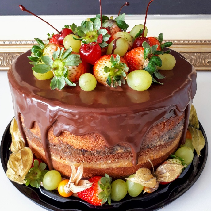 Naked Cake Com Chocolate E Frutas Innovare Bolos